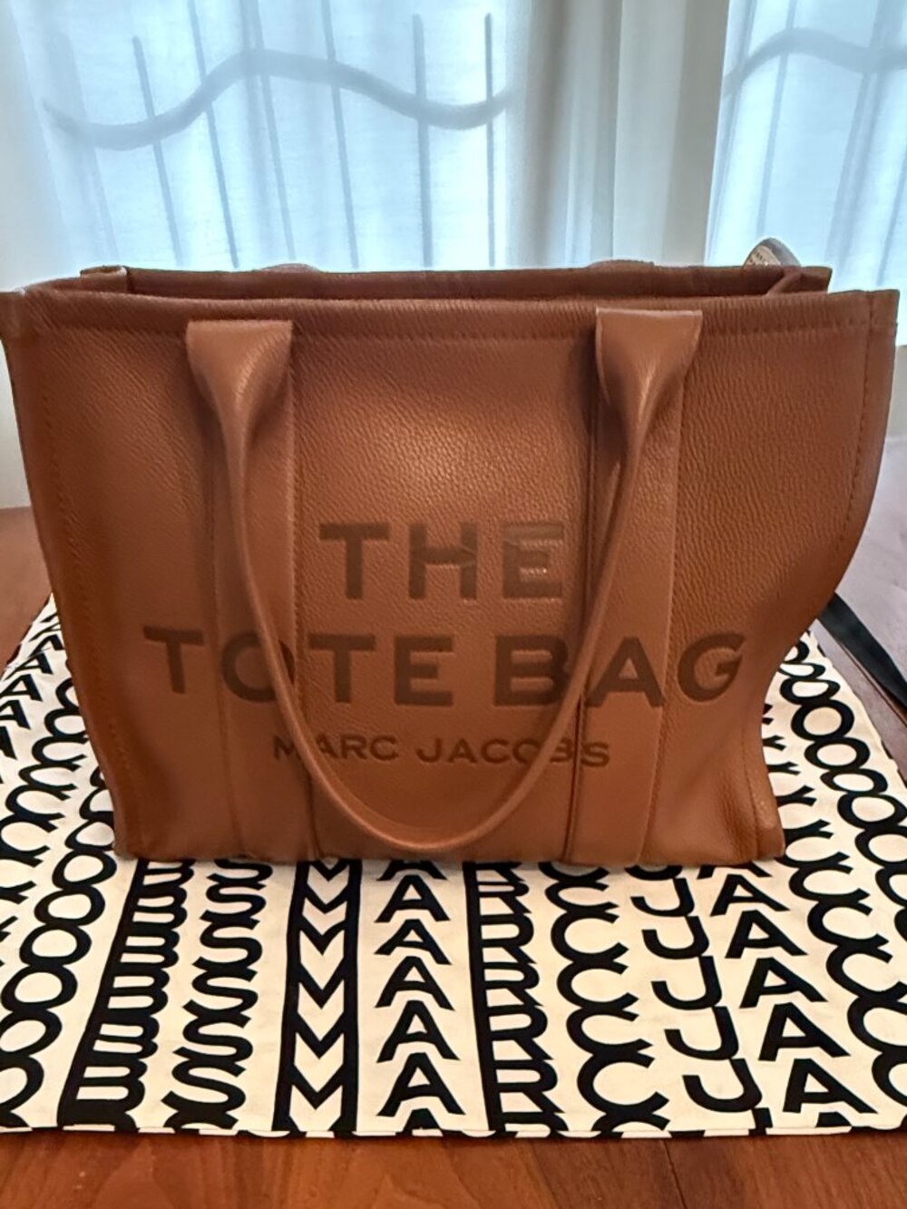 Marc Jacobs Large Leather Tote Bag in Argan Oil